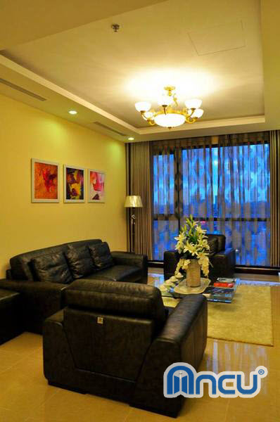 Phòng khách căn hộ Royal City tòa R3 đầy đủ nội thất